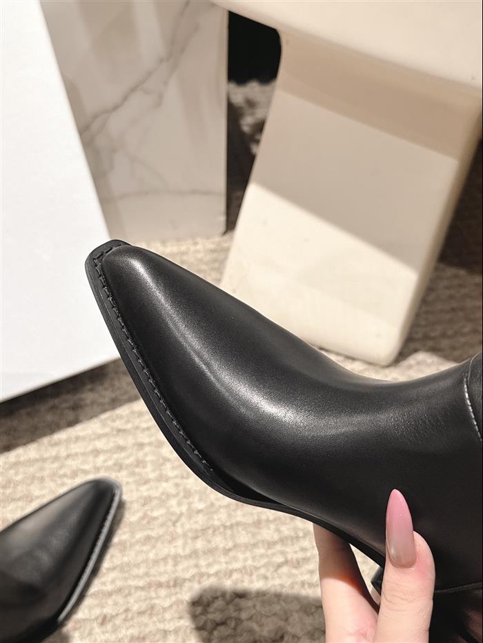 2025112817447437 460